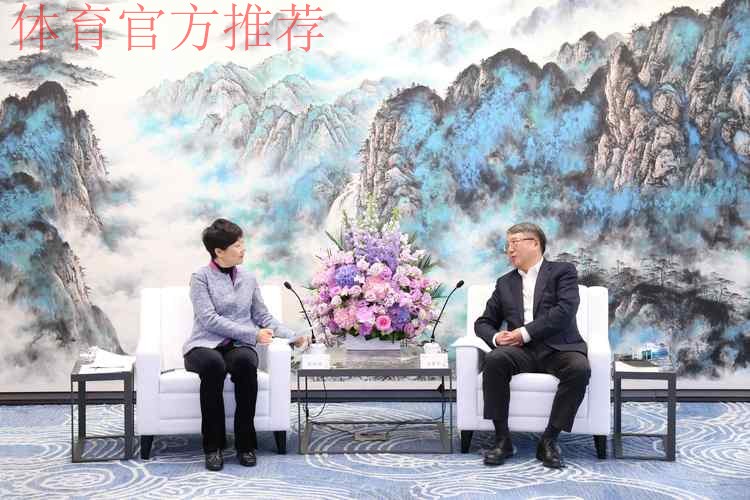 加强交流 林晓华会见＂新华青年足球大使＂代表团