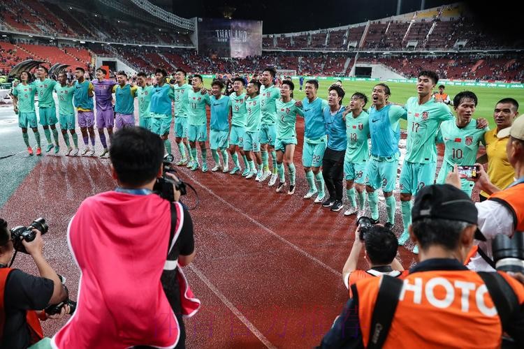 世预赛首战客胜泰国 中国男足迈出坚实一步